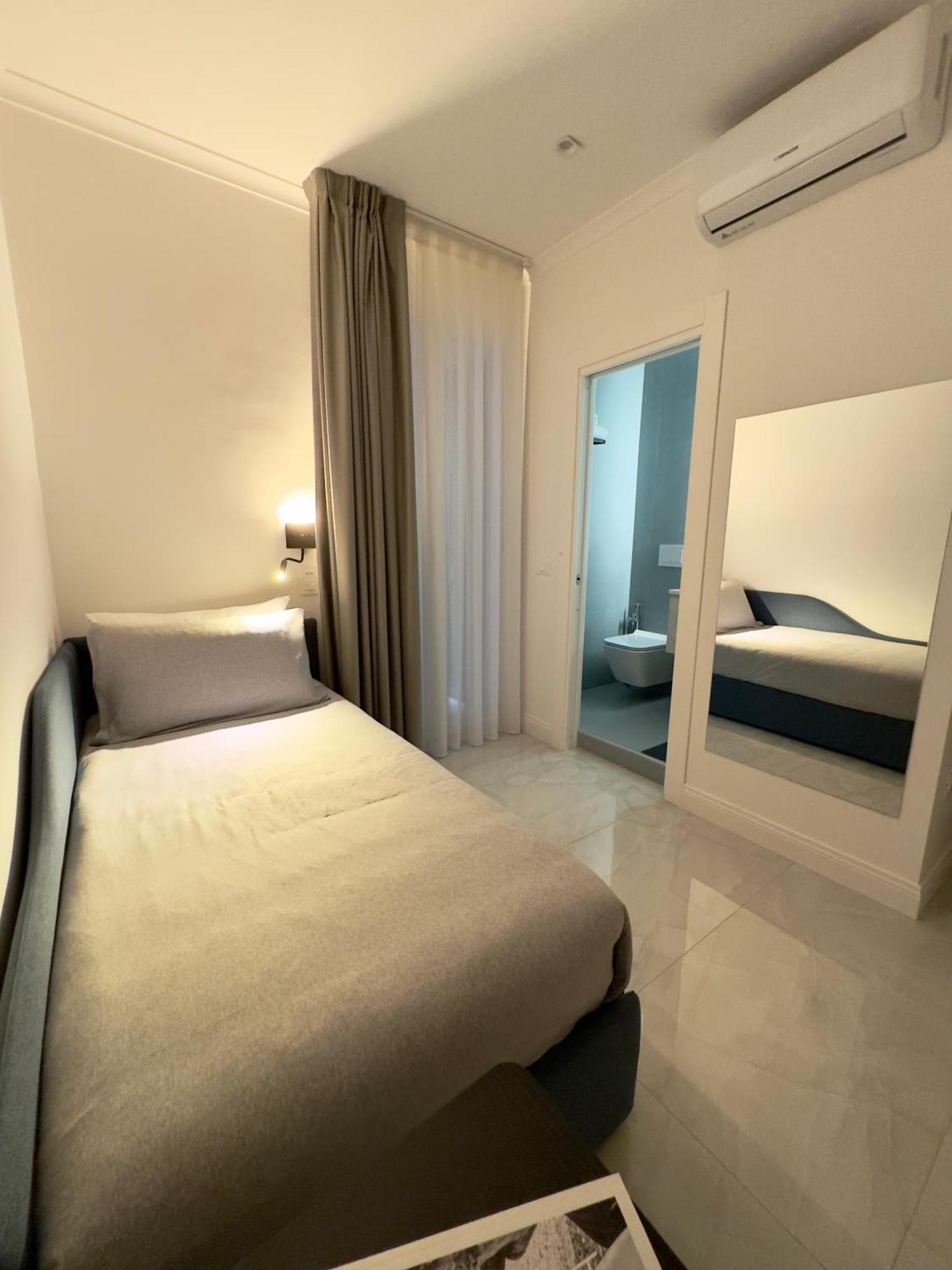 Carafa Rooms Неаполь Екстер'єр фото