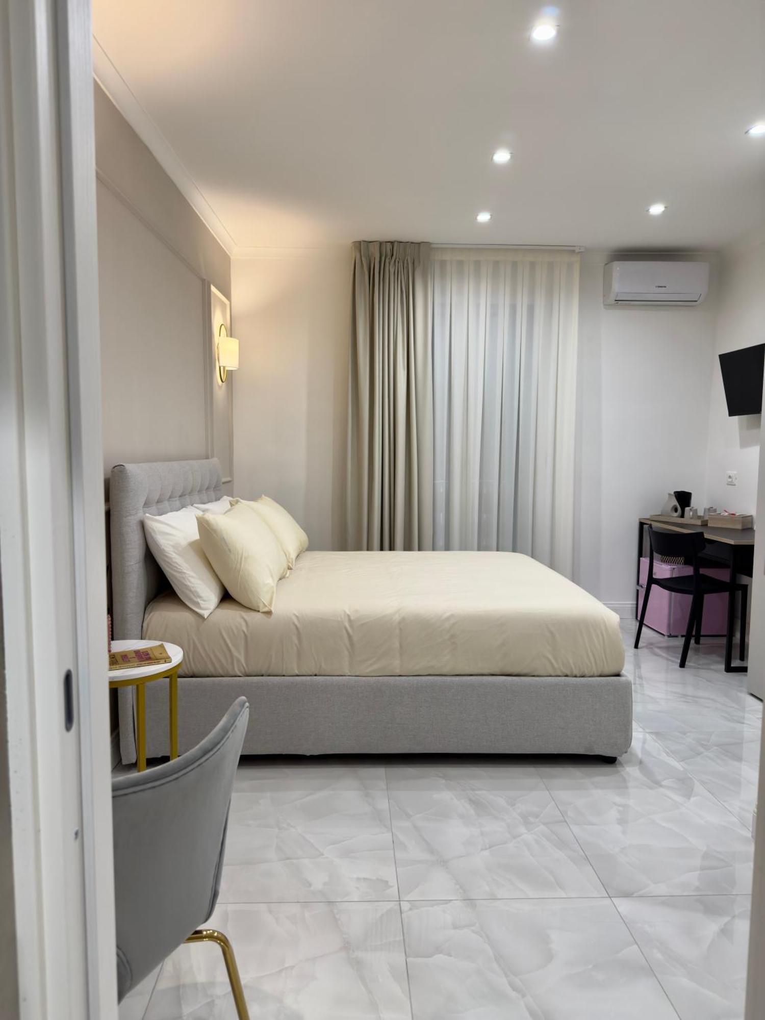 Carafa Rooms Неаполь Екстер'єр фото