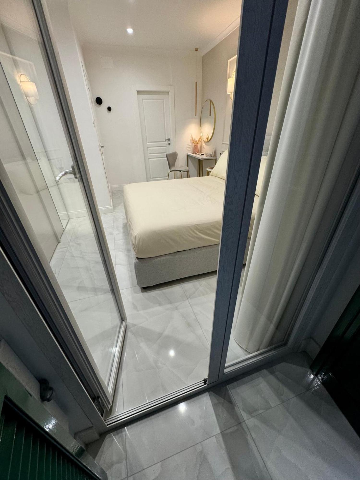 Carafa Rooms Неаполь Екстер'єр фото