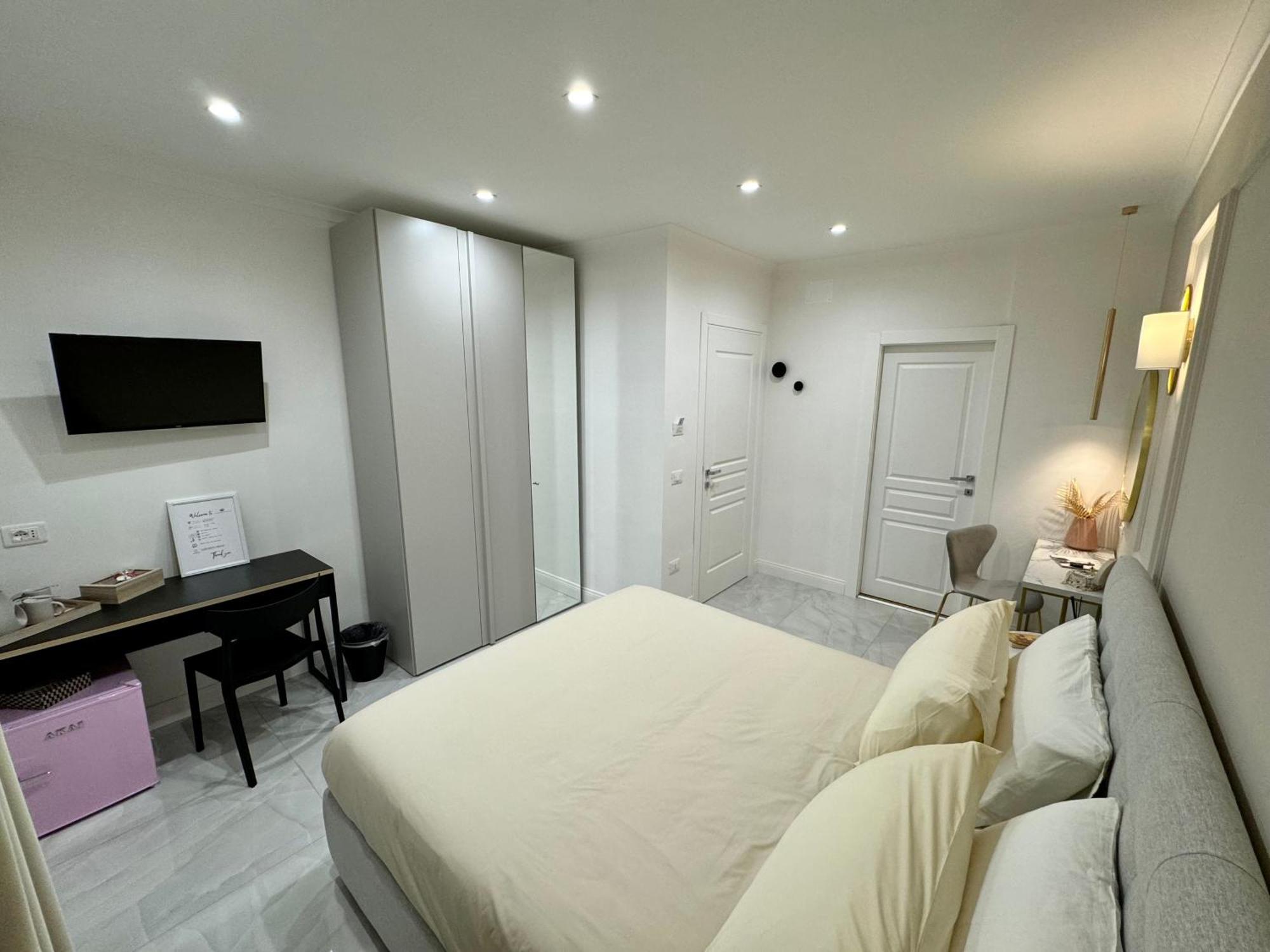Carafa Rooms Неаполь Екстер'єр фото